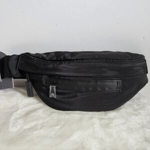 Danskin Black Tyler Zip Belt Bag Shoulder Sling Fanny Pack NWT